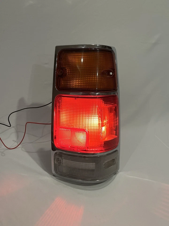 1994-1997 Honda Passport Isuzu Rodeo Right Tail Light Lamp CHROME OEM TESTED✅ - Image 4 of 4