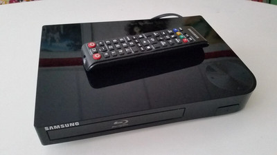 Samsung BD-F5100 Blu-Ray DVD Player, schwarz (HDMI, Lan, Dolby Digital)