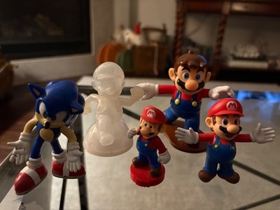Lot of 5 Super Mario Brothers Sonic Figures PVC 2'' - 3''