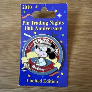 Disney WDW Pin Trading Nights 10th Anniversary Mickey as Scoop LE 500