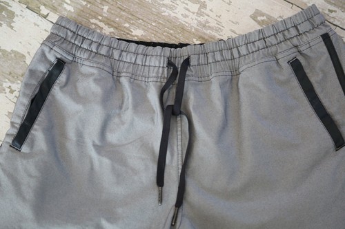 Lululemon Varsity Short schwarz Tie Taille Taschen Gym Lift Crosstrain Größe 10 - Bild 2 von 5
