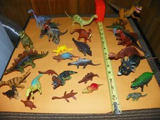 Jurassic World Park Dinosaur Lot of 28 Action Figure Toys
