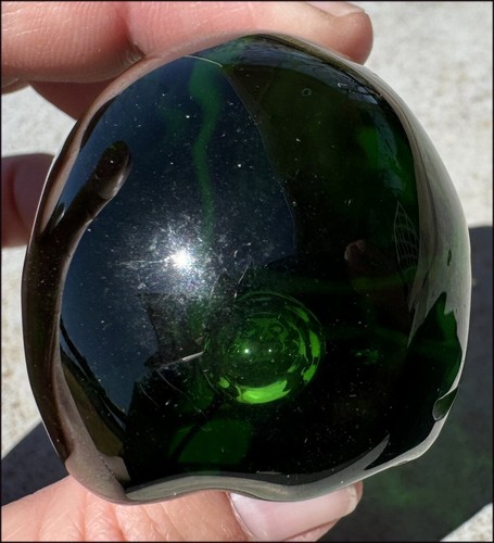 Lg Emerald Green HELENITE Crystal Skull - Monatomic Streaks, Rainbow! - Picture 7 of 13
