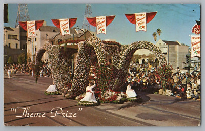 Pasadena Rose Parade 1972  Theme Prize The Joy of Music Float Postcard