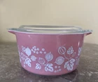 Vintage PYREX 473 1 QT WHITE ON PINK GOOSEBERRY ROUND CASSEROLE