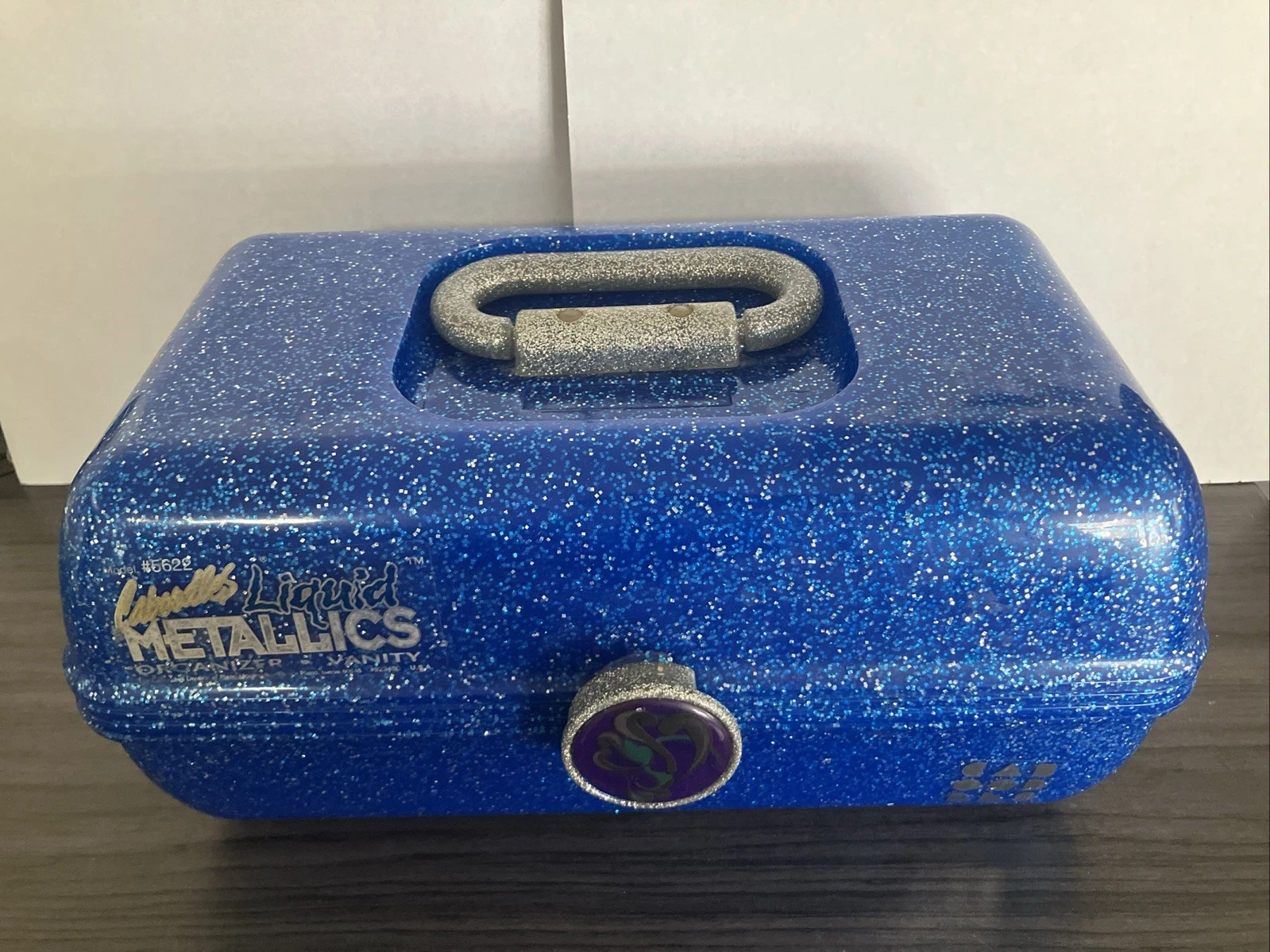 Caboodles Liquid Metallics Makeup Organizer w/Mirror
Opens in a new window or tab