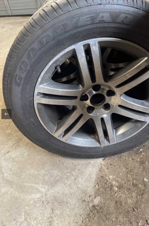 Llantas Dodge Charger OEM 225/60R18 - Juego de 4 - Neumáticos Goodyear Eagle RS-A Foto 2 de 4