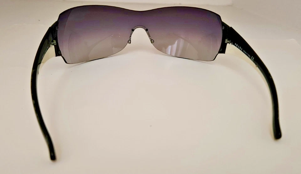 Gafas de sol vintage Prada sin montura escudo humo SPR54G 761-5D1 115 - Falta nariz Foto 3 de 4