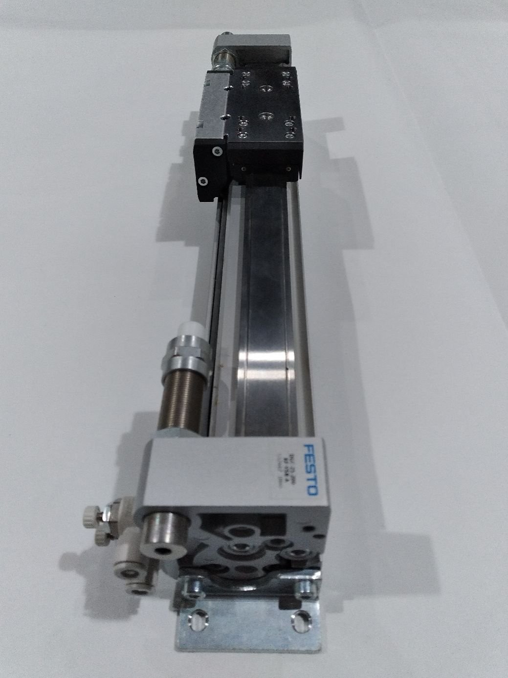 Festo DGC-25-200-KF-YSR Pneumatic Linear drive, 25mm Piston 200mm Stroke