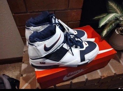 Size 11 - Nike Zoom LeBron 2 Retro 2022 USA