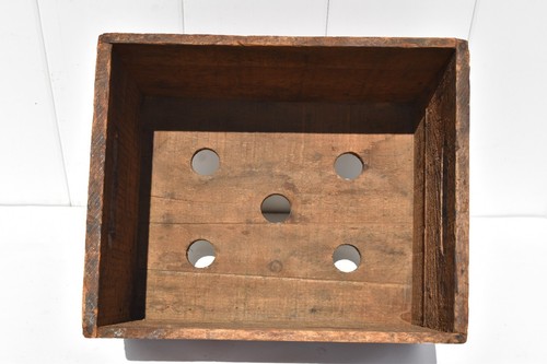 SMALL ANTIQUE BROCK-HALL DAIRY CO. WOOD CRATE IN NEW HAVEN, CONNECTICUT/CONN - Picture 5 of 7