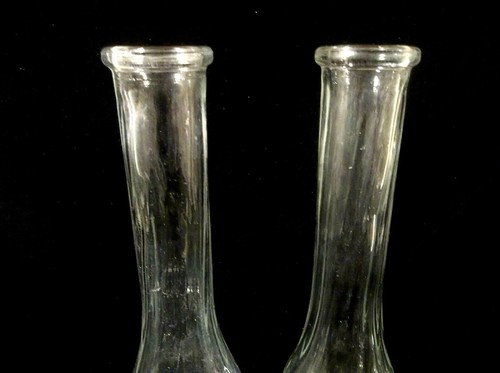 Set of 2 Vintage Brody Clear Glass 9" Vases with Paneled Swirl Pattern - Picture 4 of 11