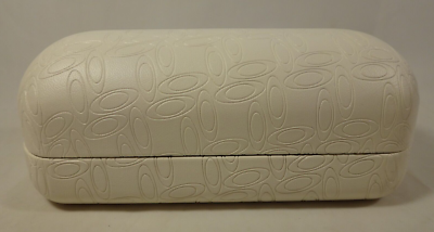 Oakley White Hard Clam Shell Embossed Sunglass Eyewear Case  display picture 1