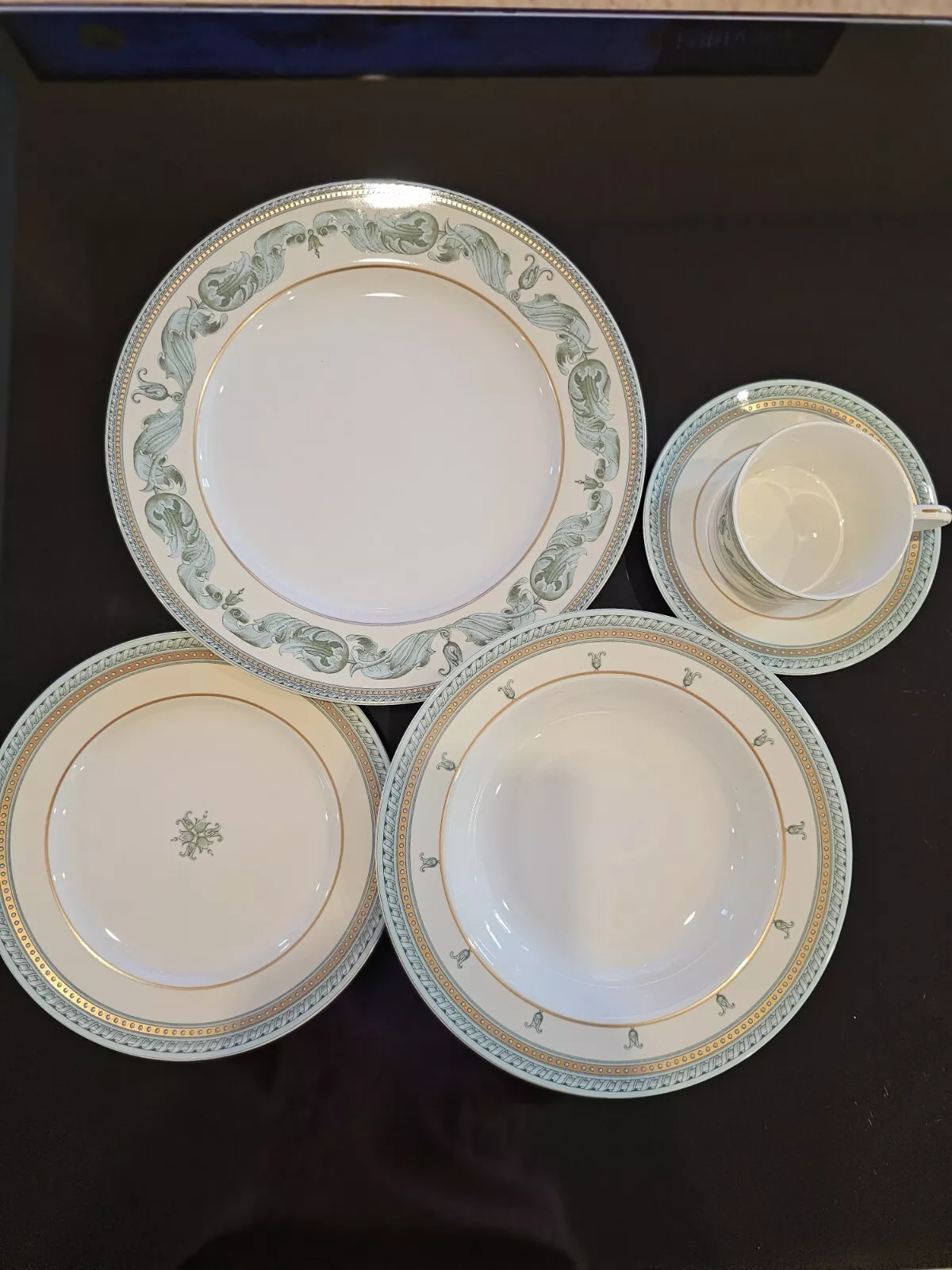 Authentique lot de 5 pièces à poser en porcelaine Christian Dior Trianon neuf 