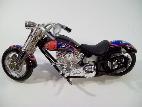 Metal Maxx Harley Davidson Springer Softail Die-Cast Motorcycle, 1:17 Scale - Picture 2 of 6