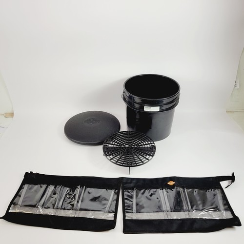 Harley-Davidson Bike Wash Bucket w/ Multi-Pocket Apron, 3.5 Gallon 94811-10