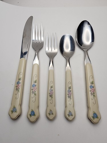 Pfaltzgraff  TEA ROSE  Stainless  5 Piece Place Setting