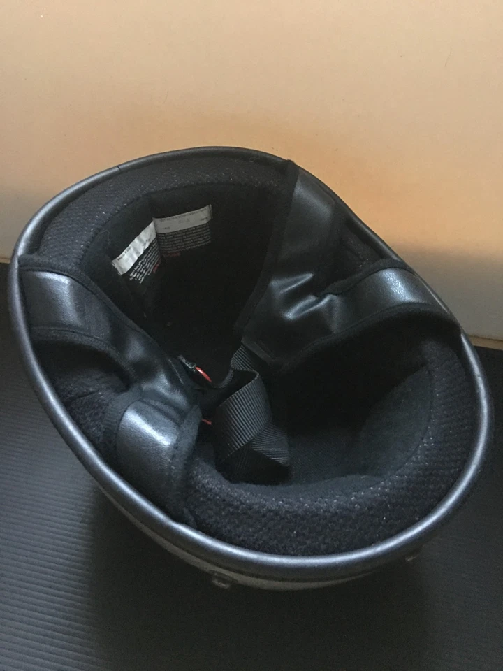 Medio casco vintage THH tono plata talla XS modelo: T-70 con certificación DOT Foto 3 de 4