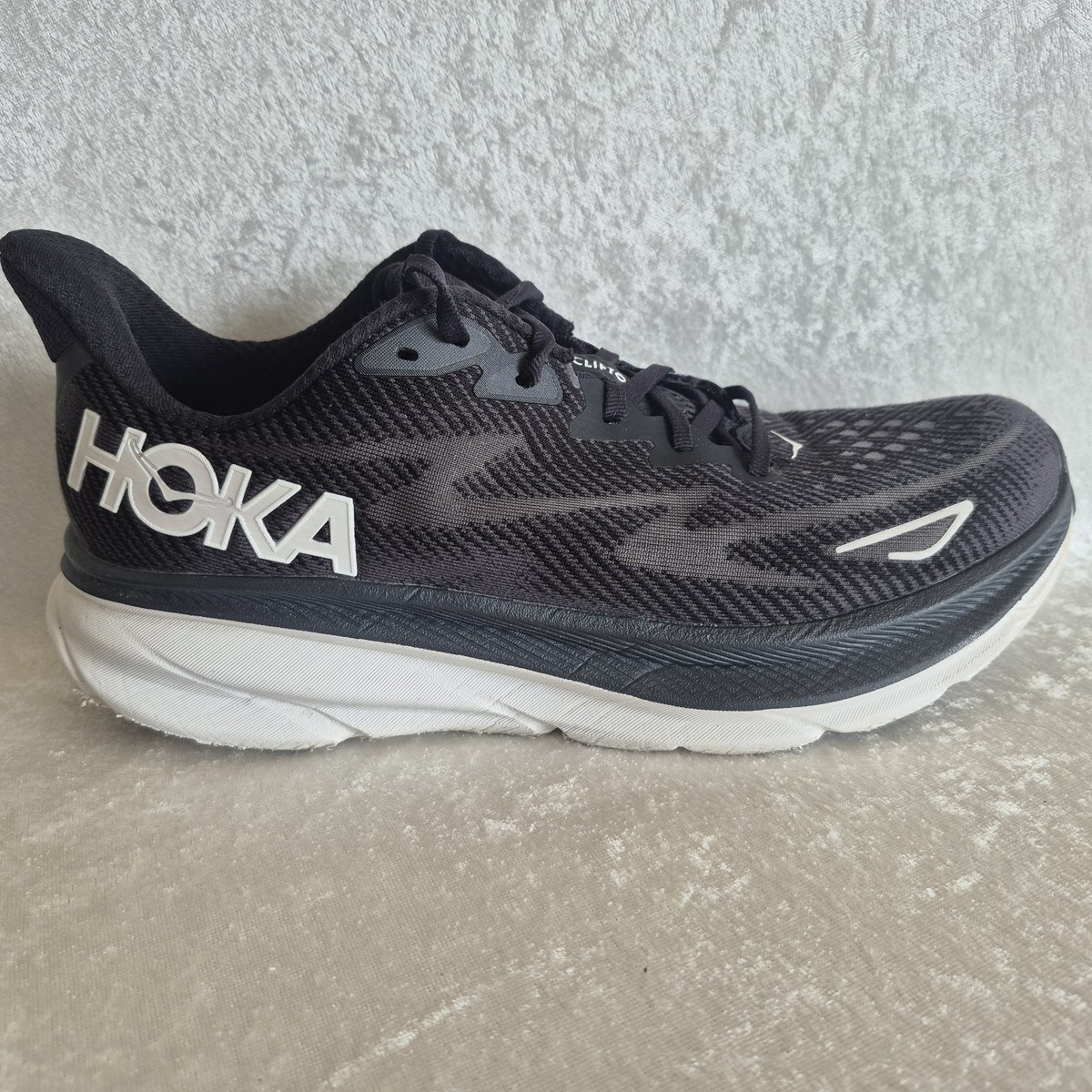 HOKA One One Clifton 9 Men display picture 2
