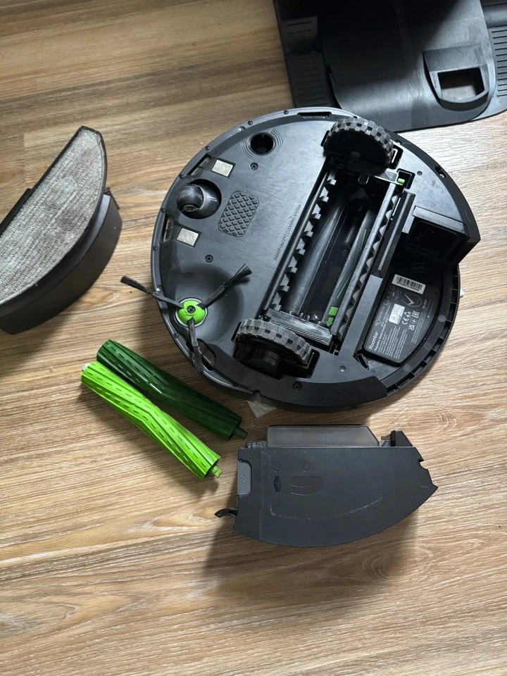 iRobot Roomba Combo i5+ Saug- und Wischroboter mit autom. Absaugstation OVP - Bild 3 von 4