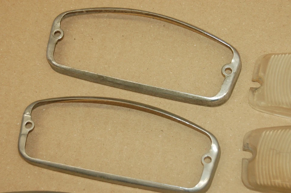 MG Midget Front Turn Signal, Flasher, Parking Light Lens Retainer Trim. - Image 2 of 4