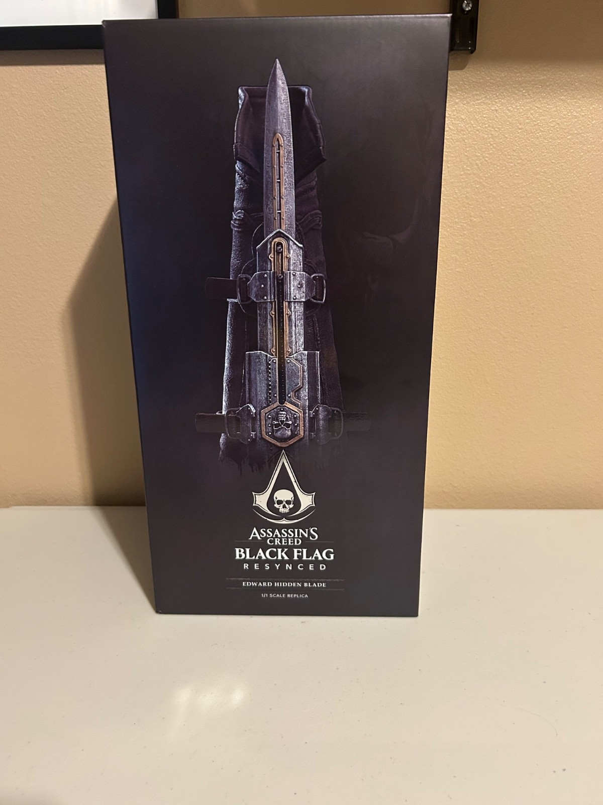 Assassins creed black flag resynced edward hidden blade 1/1 scale (official)