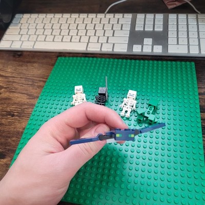 ボウ LEGO Lot of Minecraft Minifigures and Weapons Lot Creeper wither