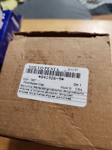 1 New Genuine VOLVO PENTA Distributor Cap 841926 - Picture 2 of 4