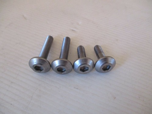 Schrauben Frontfender Schutzblech Kotflügel vorne Kawasaki Z650 ER650H 2017- - Bild 1 von 2