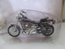 HARLEY DAVIDSON DYNA LOW RIDER  1-18 SCALE  MAISTO MOTORCYCLE MODEL