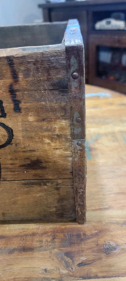 АНТИКВАРНАЯ РЕКЛАМНАЯ ВЫВЕСКА НА БУТЫЛКУ СОДОВОЙ HIRES ROOTBEER ДЕРЕВЯННАЯ КОРОБКА ДЕРЖАТЕЛЬ ЯЩИКА - Изображение 3 из 4