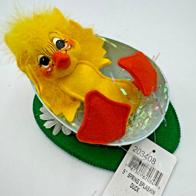 Annalee Spring Splashing Duck Easter Egg 5''Tall Yellow Flower Mobilitee 2008 NWT