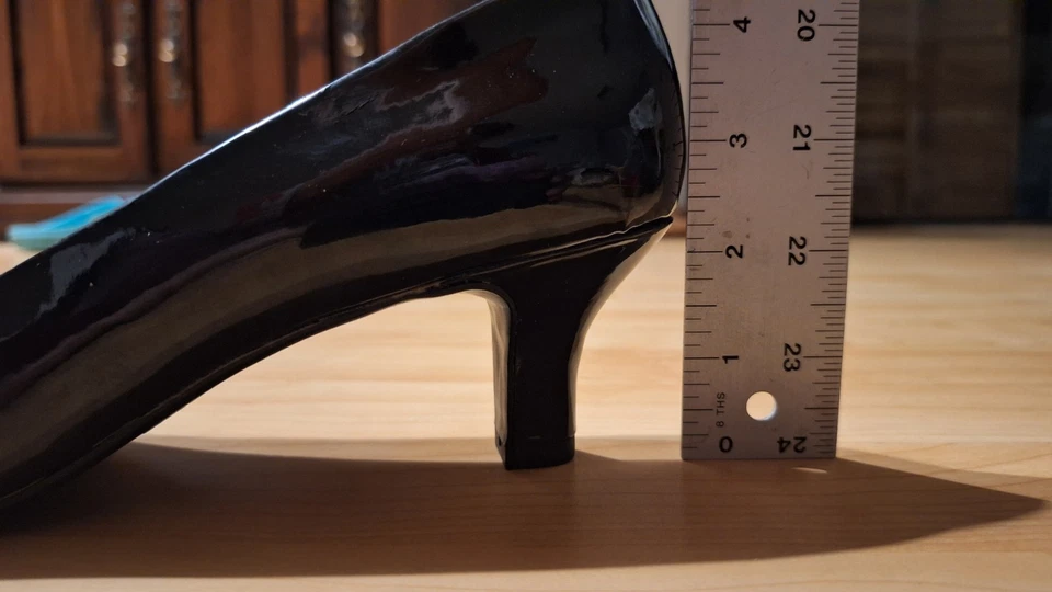 Zapatos de salón Mootsies Tootsies de tacón de gatito para mujer talla 9 negros brillantes punta redonda sin cordones Foto 4 de 4