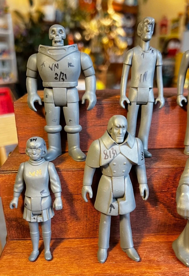 Prototype Scooby-Doo and Friends Five Points Action Figure Test Shot Mezco Toyz - Image 2 of 4