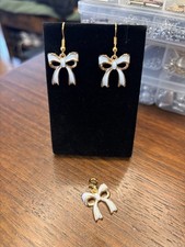 New 3 Piece Set Pretty Bow Earrings Gold Accents W Matching Pendant Charm