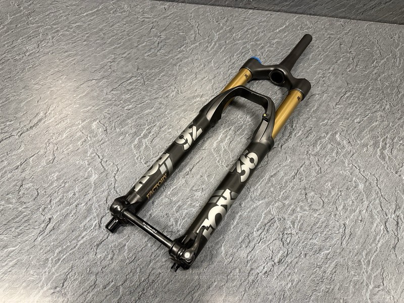 Fox 36 Factory Series RC2 Kashima 27.5” Boost Forks