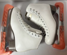 NEW Riedell Women s Opal White Figure Ice Skates Size 4 Model 110W w/ Guards