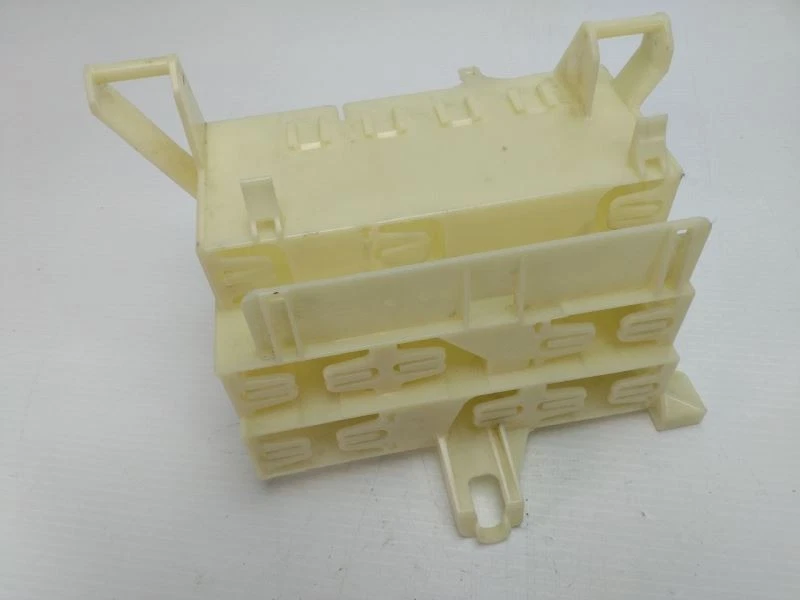 BMW 325i 325xi 330xi 330i 325ci E46 2005 soporte de guantera para módulo 61356902269 Foto 2 de 4