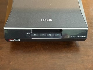 EPSON PERFECTION V600 PHOTO USB COLOR PHOTO/SLIDE/NEGATIVES SCANNER