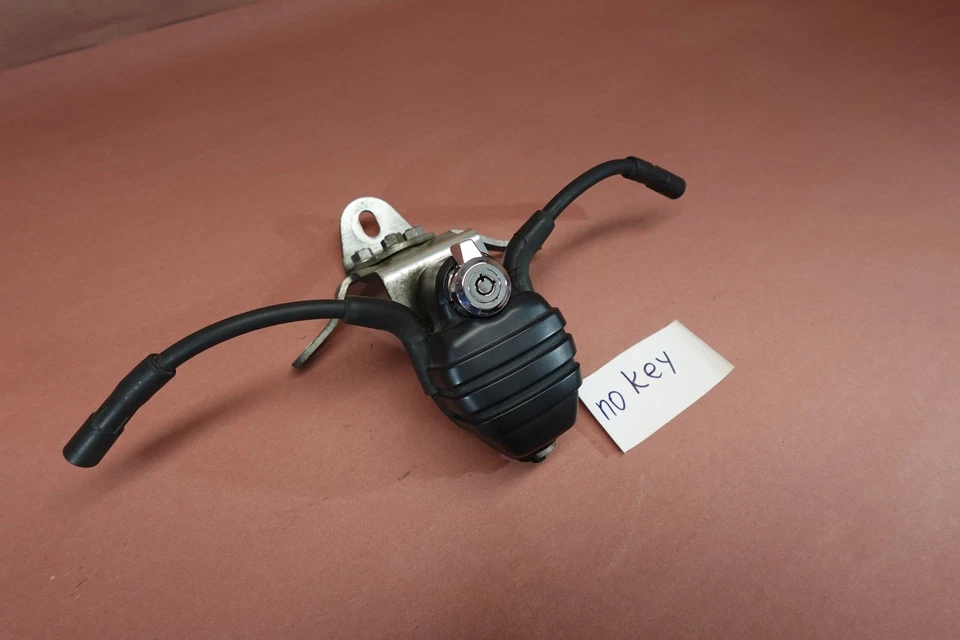 Harley Davidson Rocker C 2009-2011 motor FXCWC bobinas de encendido sin llave Foto 3 de 4