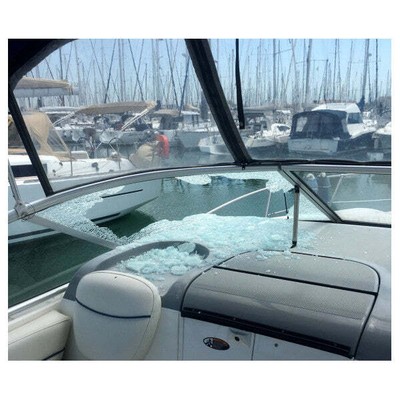 Bayliner 265 2004 windshield front window stern side