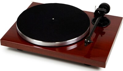 Pro-Ject Xpression Carbon Classic Mahagoni 8,6  Carbon Tonarm 2M, UVP 799  