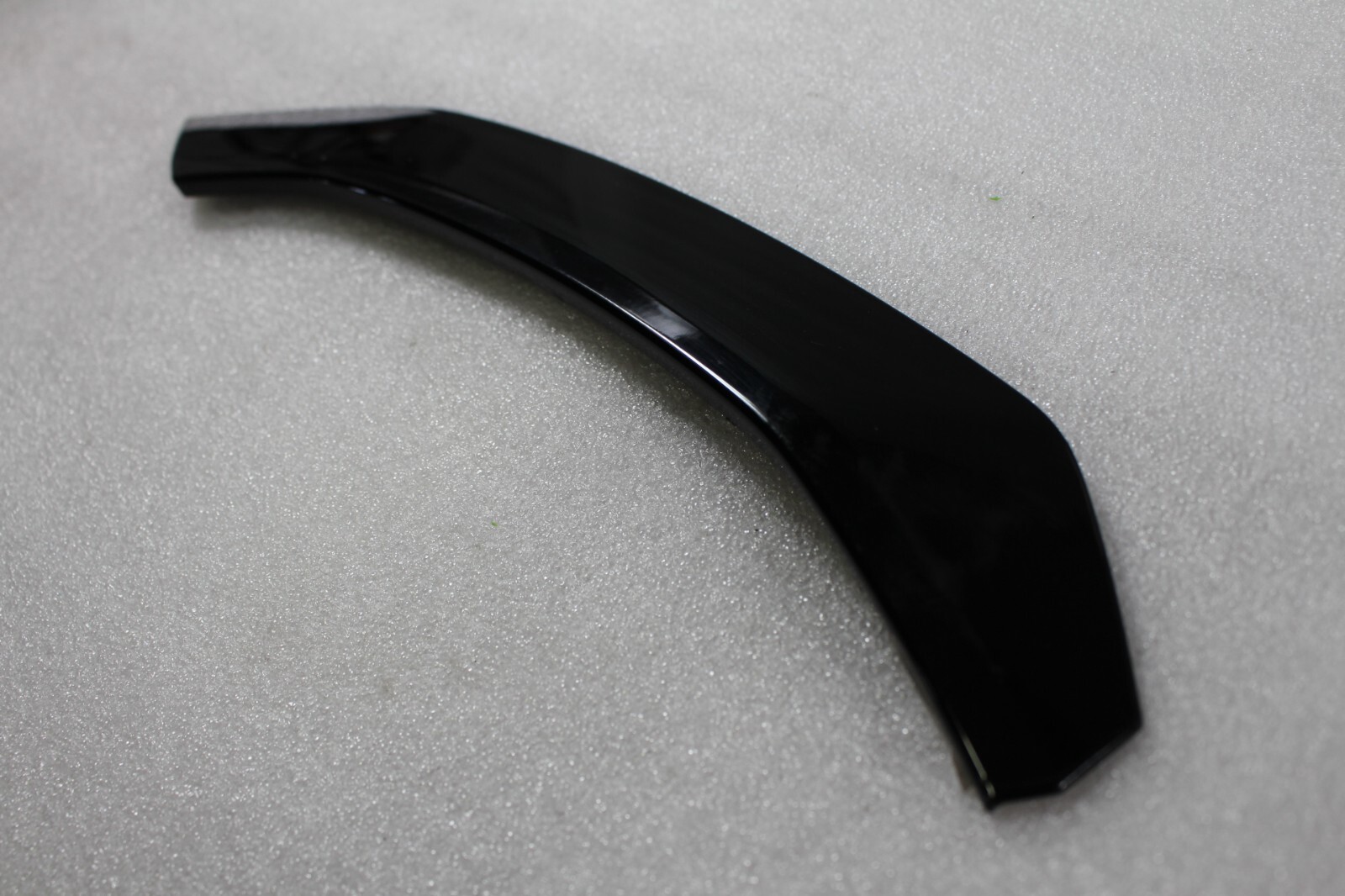 Lamborghini Urus, RH, Rear Wheel Arch Cover, Used, P/N 4ML854820