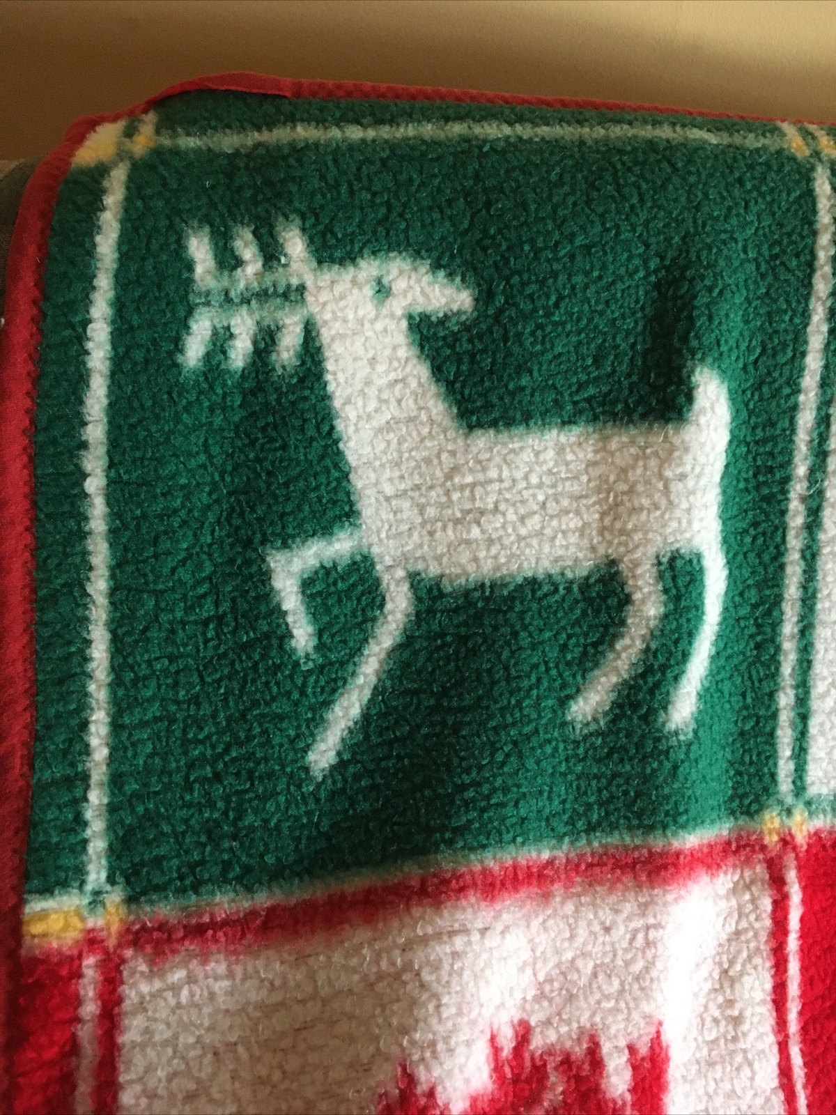 Vuteks Crown Crafts Vintage Christmas Holiday Reversible Plush Blanket