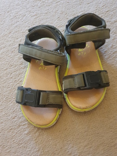 mantaray sandals