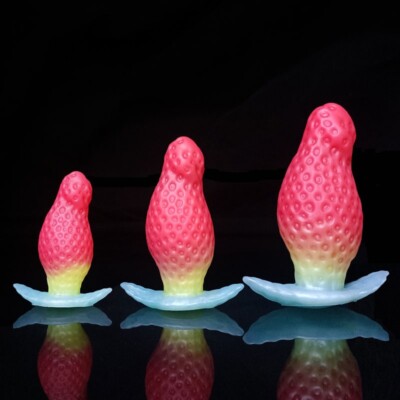 strawberry sex toy Juci 7 Inch Strawberry Dildo – PinkCherry