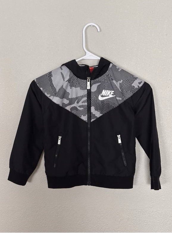 SACAI X NIKE Giacca Nike bambino Dri Fit con cappuccio taglia 4 5 nero e grigio