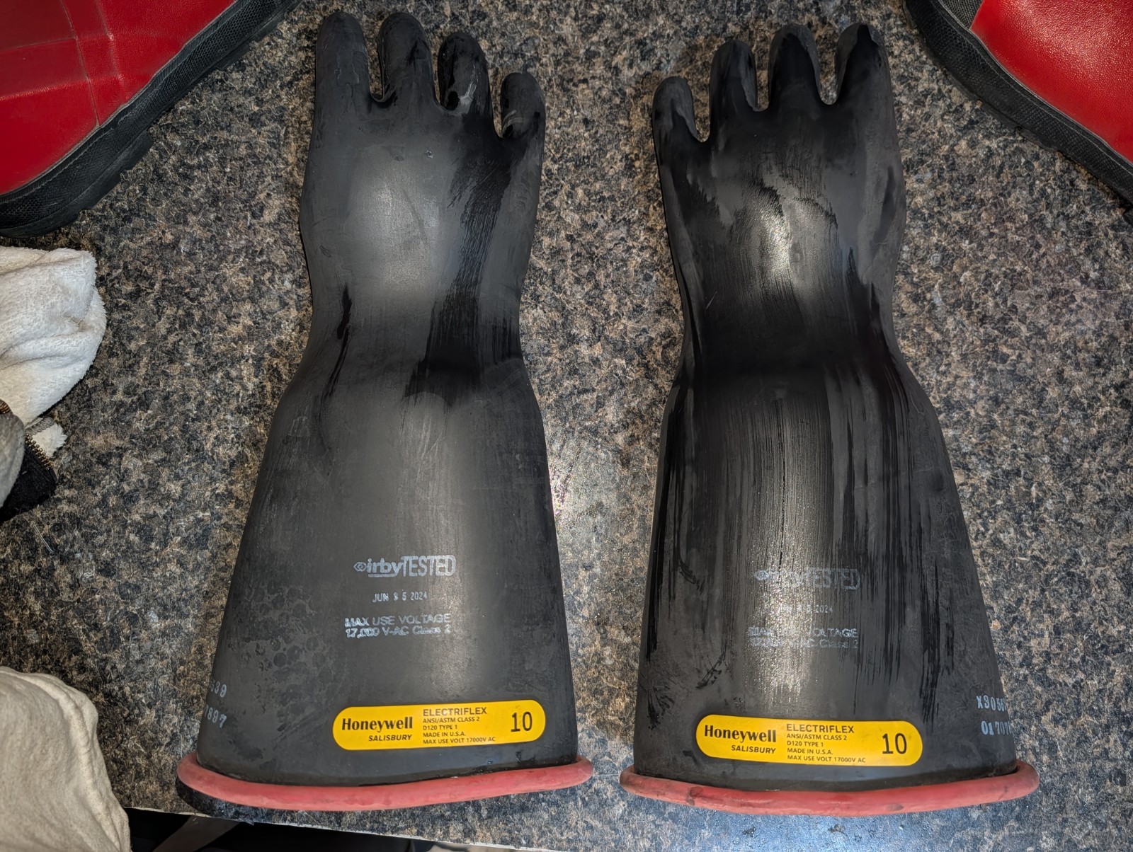 Salisbury by Honeywell Class 0 Size XL Rubber Gloves W/ Case & Honeywell Boots