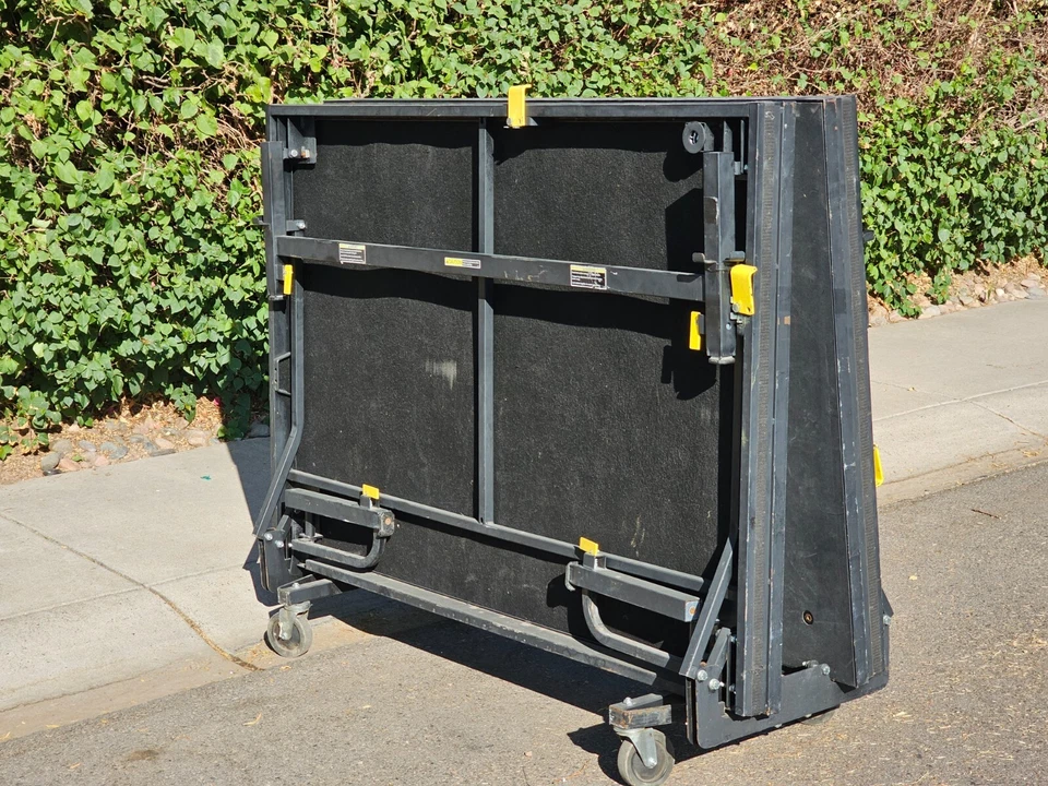 Портативные сценические платформы, деки 6 x 8 футов, тройная высота 18 дюймов/24 дюйма/30 дюймов высота 6 в наличии - Изображение 4 из 4