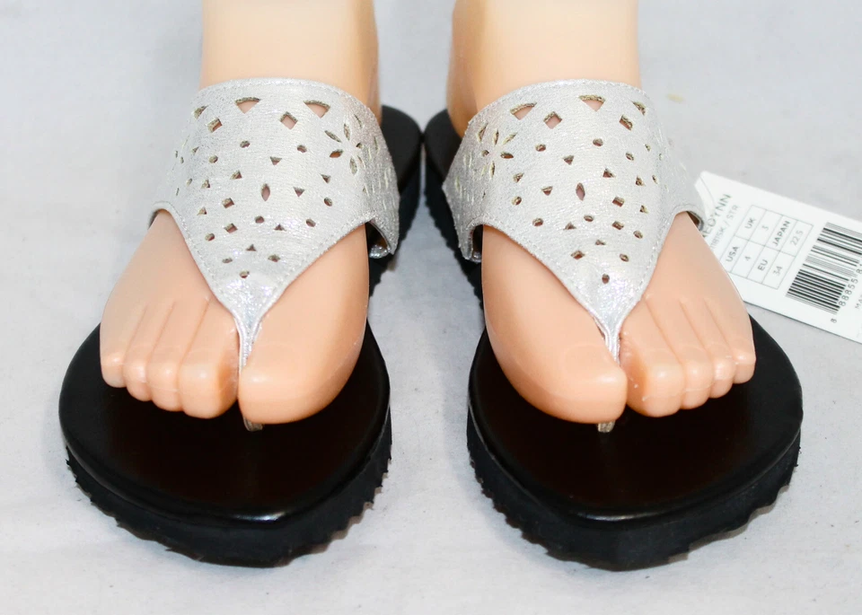 UGG AUSTRALIA Jaedynn Sandalia Plateada Brillo Chanclas Niña Talla 4 UE 34 NUEVA ETIQUETA Foto 2 de 4